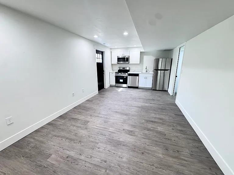 4729 W Middleboro Rd — Photo 2