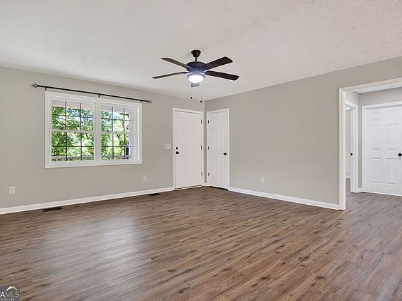 5th image of 108 Gordon St
