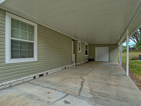 3rd image of 536 Spruce Dr