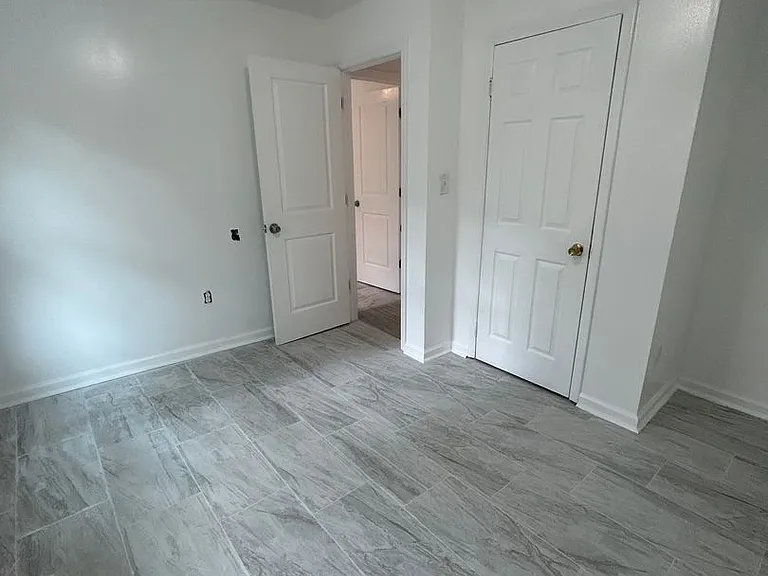 1139 Sewall Ave — Photo 10