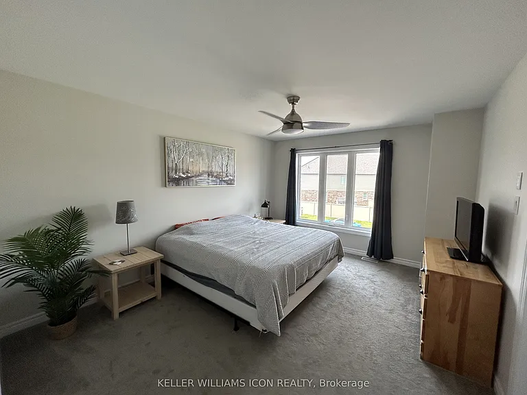 505 Manhattan Ct — Photo 20