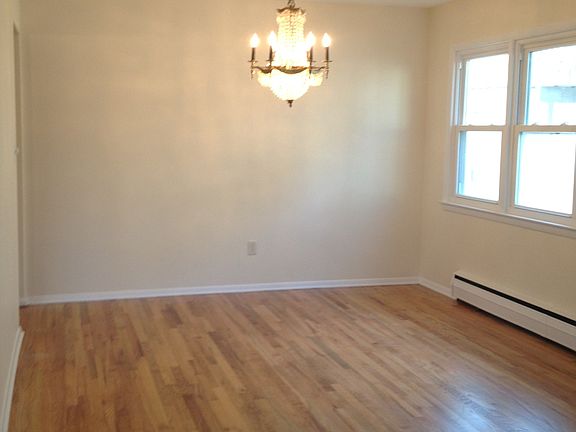 5th image of 306 Boyden Ave