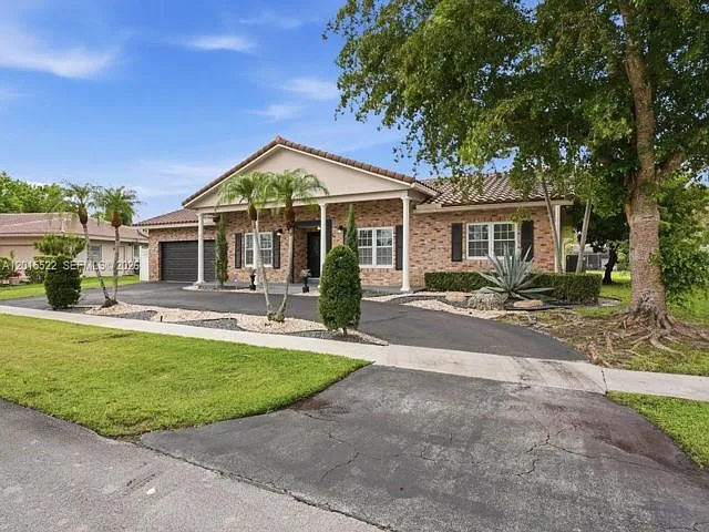 16530 Lake Tree Dr — Photo 19
