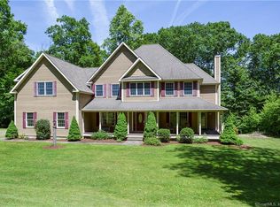 33 Saxony Ln, Woodbury, CT 06798