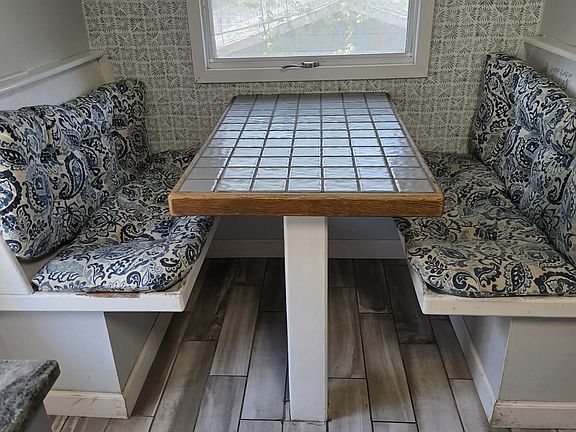 4th image of 2736 Emerson Ave S #3