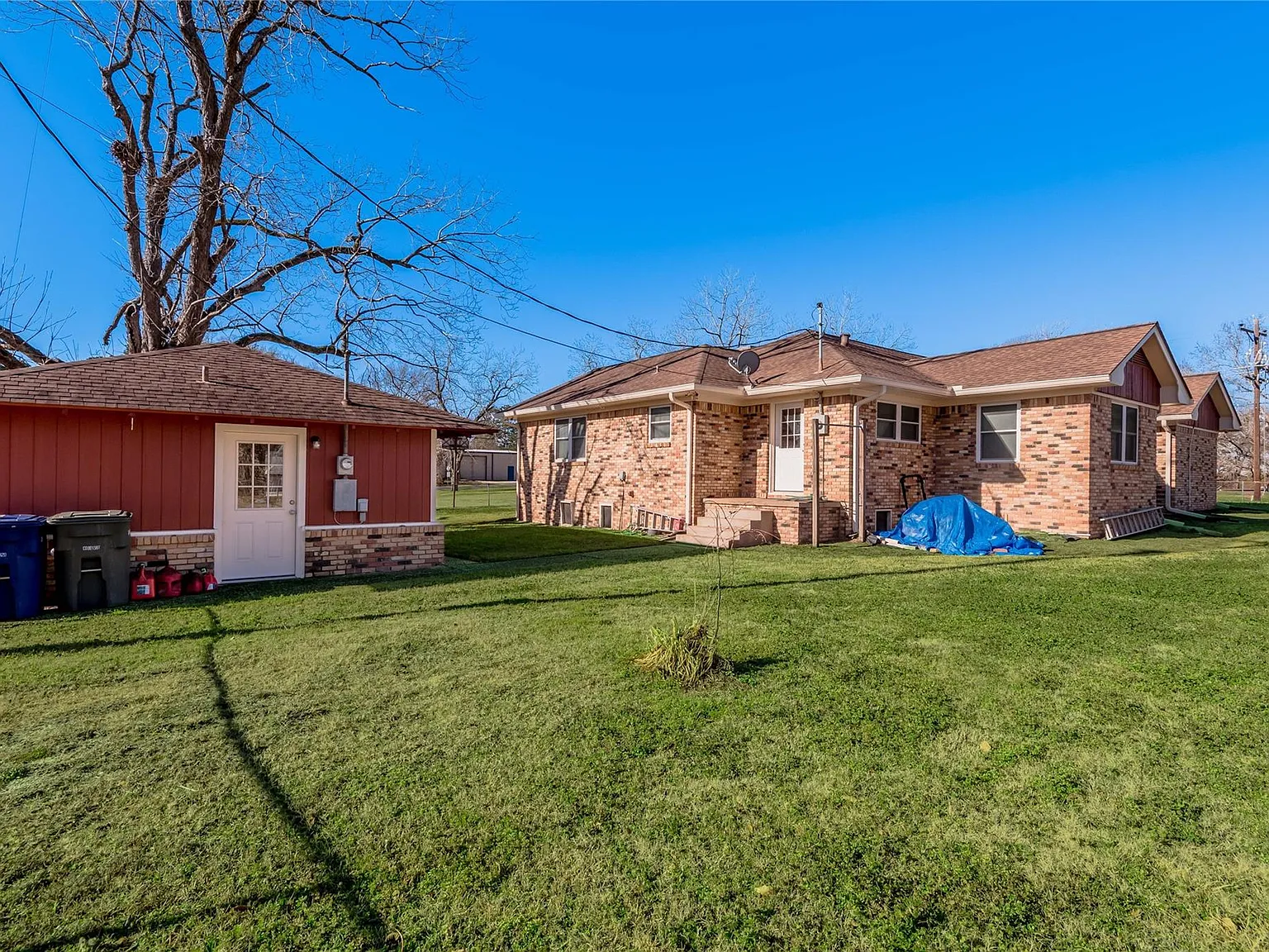 4 bed, 3.0 bath, 2603 sqft, $3,200 — Photo 3