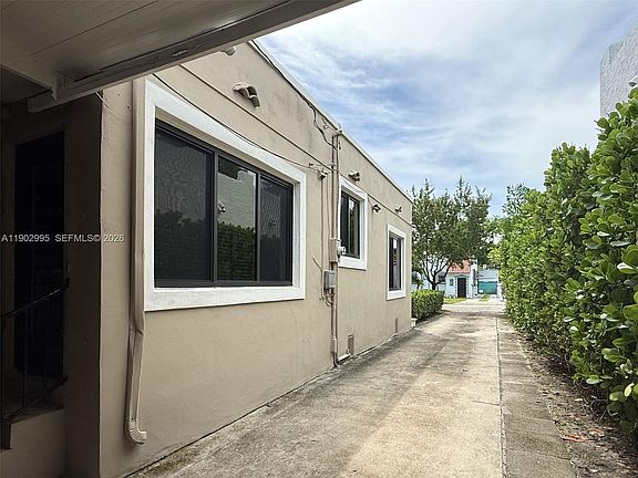 5th image of 1835 SW 10th St