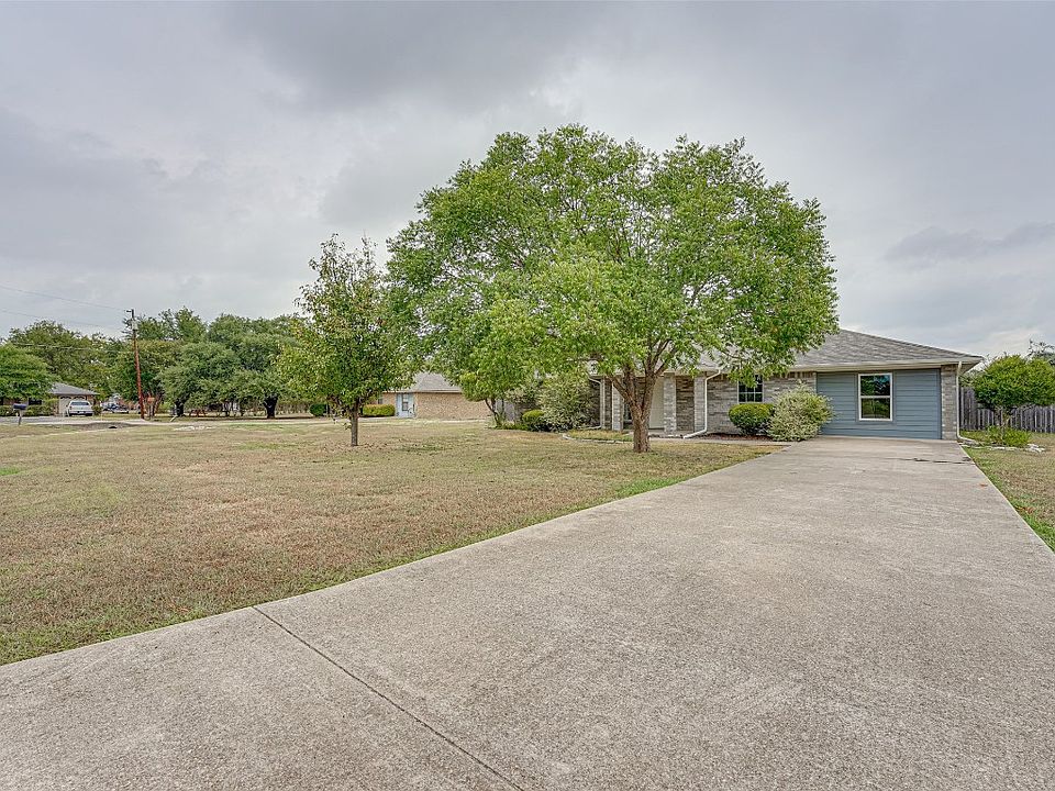 1st image of 906 Eastridge Cir