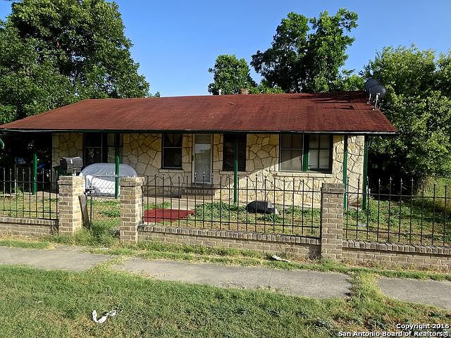 1st image of 300 E Huff Ave