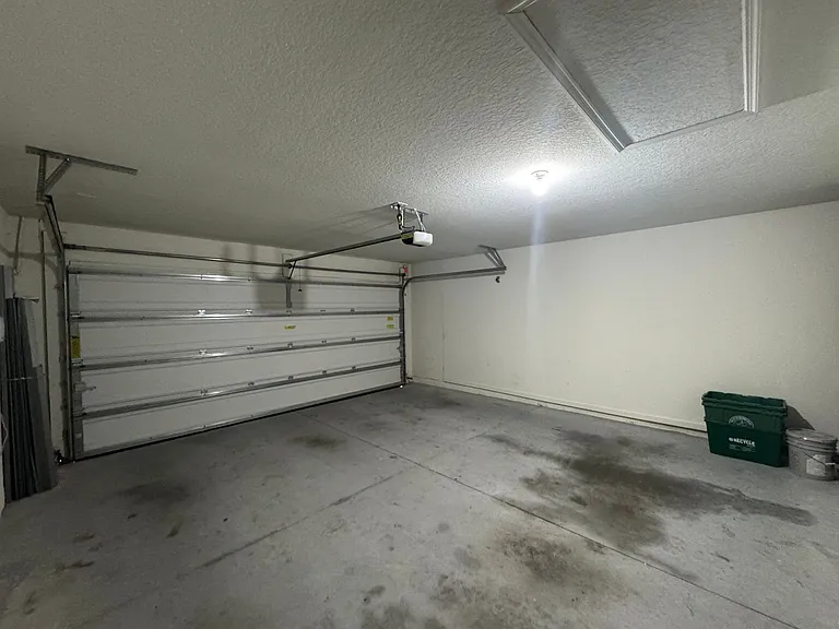 604 Champion Ridge Dr — Photo 19