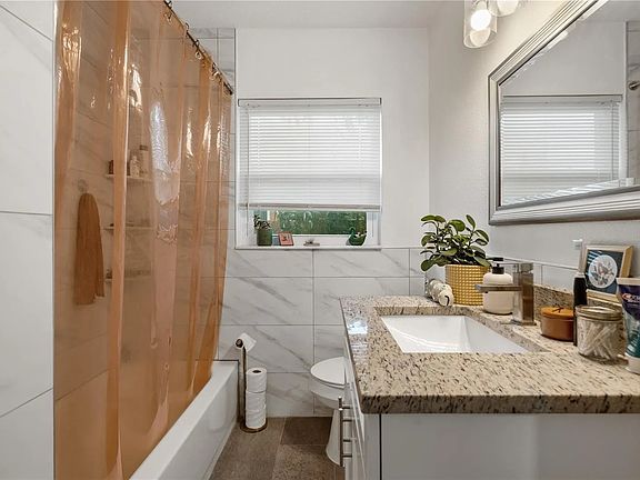4th image of 1212 22nd Ave S #1