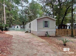 1561 Valencia Dr, Lillian, AL 36549