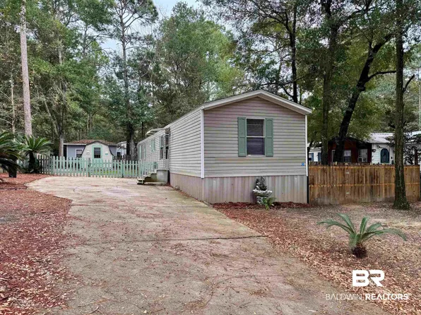 1561 Valencia Dr, Lillian, AL 36549