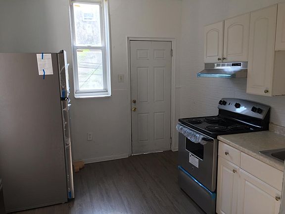 Kitchen - New stainless steel appliances