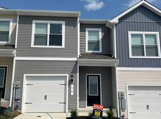 58 Cramsford St, Falling Waters, WV 25419