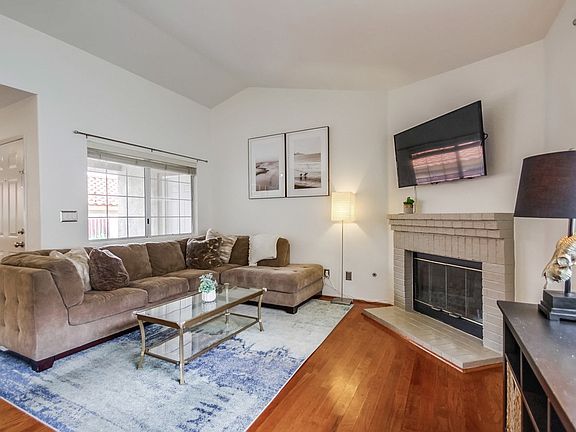 2nd image of 1103 Camino Del Sol