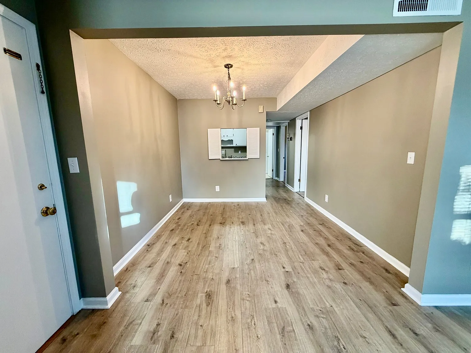 2 bed, $1,095 — Photo 3