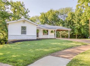 1200 Green Knoll Dr, Fenton, MO