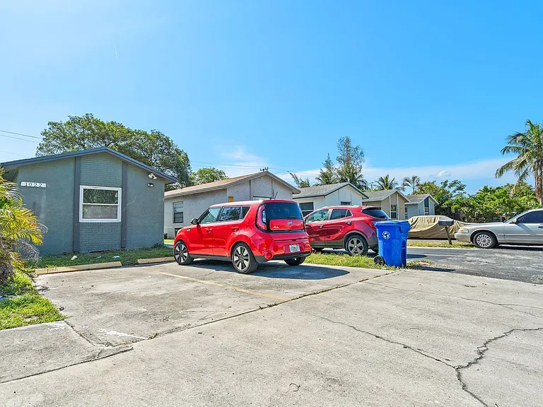 1022 NW 6th Ave — Photo 16
