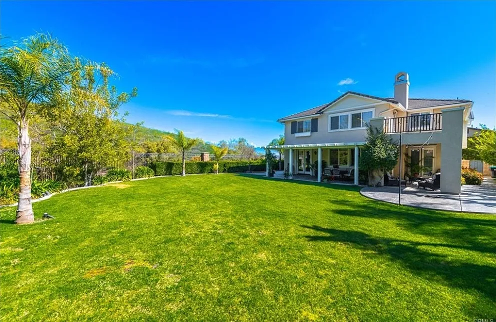 5 bed, 3756 sqft, $5,800 — Photo 2