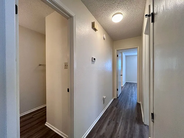 2103 Courtney St — Photo 7