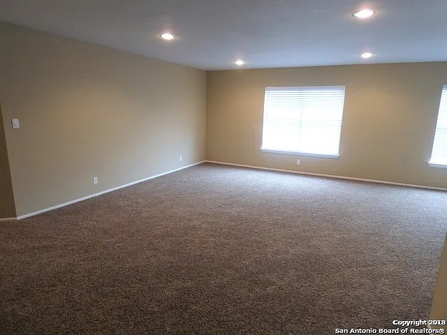 3207 Sackville Dr — Photo 17