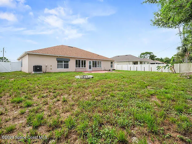 1563 Eldron Blvd SE — Photo 33