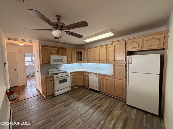 8 Cypress Street UNIT B, Manchester, NJ 08759
