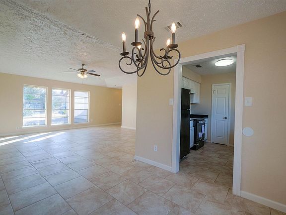 2nd image of 16330 Summer Dawn Ln