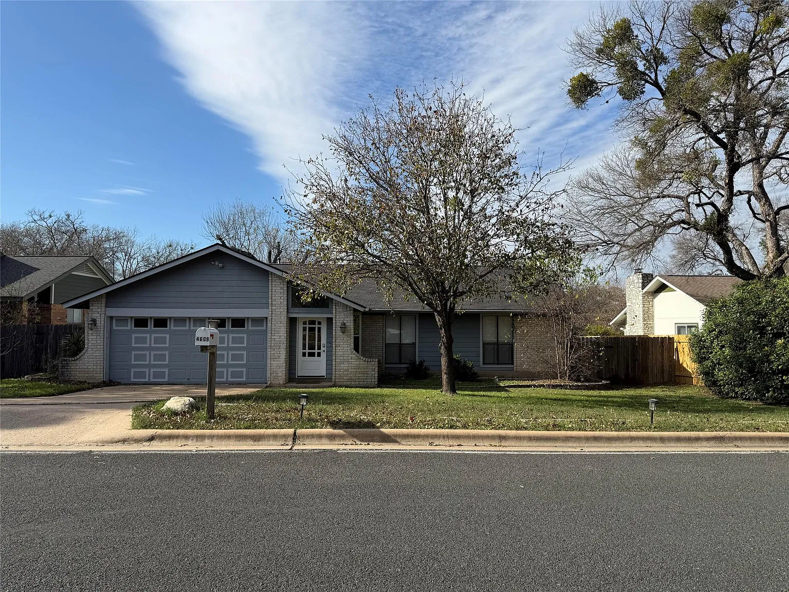3 bed, 2.0 bath, 1798 sqft, $3,300 — Photo 1