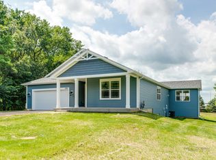 11201 Thrush Creek Dr, Richmond, IL 60071