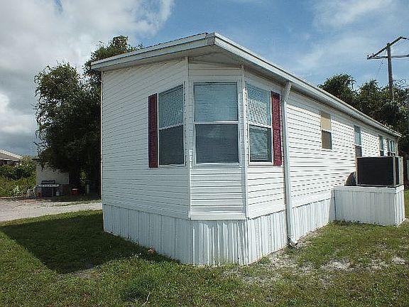 FRONT RIGHT SIDE  