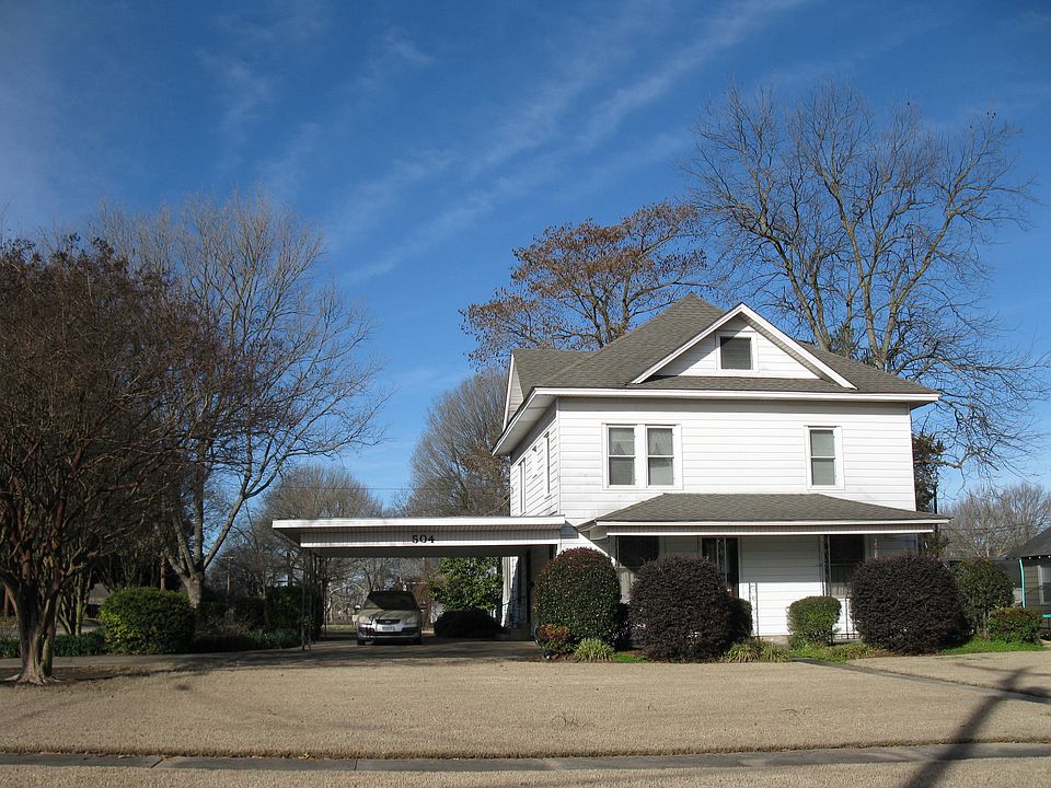 1st image of 504 W 10th St
