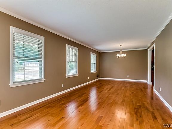 3rd image of 11138 Lakewood Dr
