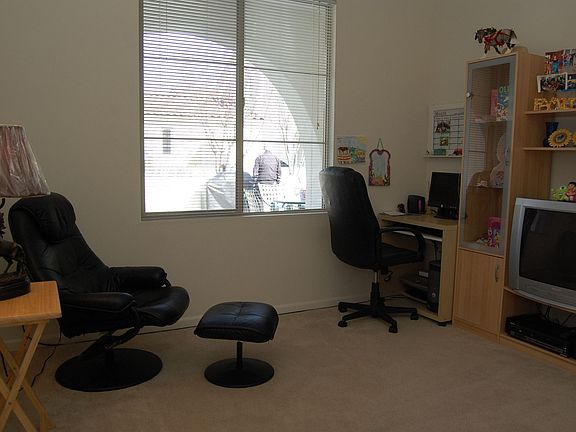 1st Floor Bedroom/Office