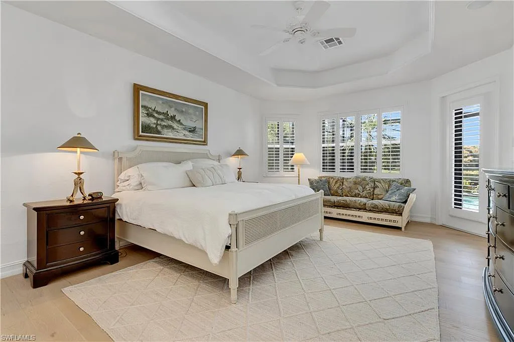 3 bed, 2.0 bath, 2467 sqft, $10,000 — Photo 3