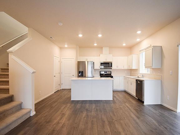 4th image of 2257 Livesay Ln