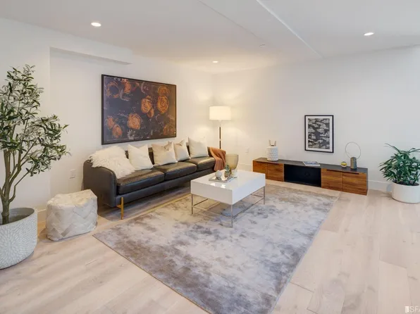 2747 San Pablo Ave #208, Berkeley, CA 94702