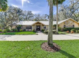 3303 E Merrin Rd, Plant City, FL 33567