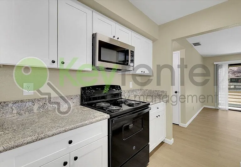 600 Del Verde Cir #2 — Photo 12