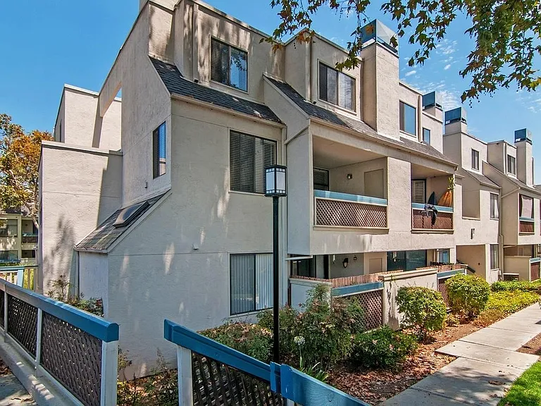 2224 River Run Dr #141 — Photo 1