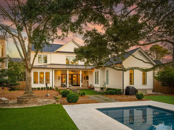 922 McCants Dr, Mount Pleasant, SC 29464