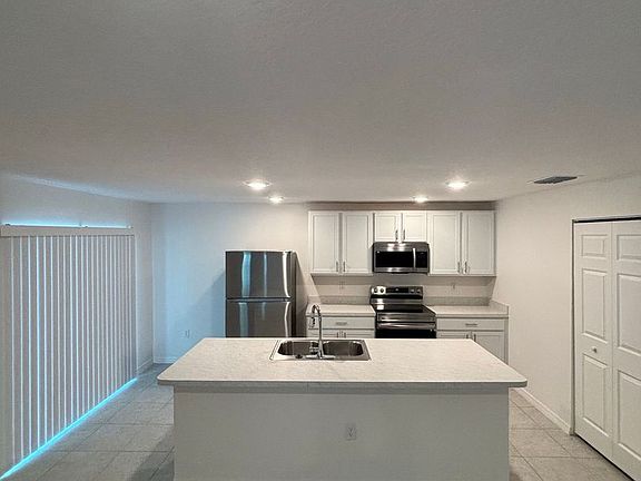 5th image of 539 Finch Ct
