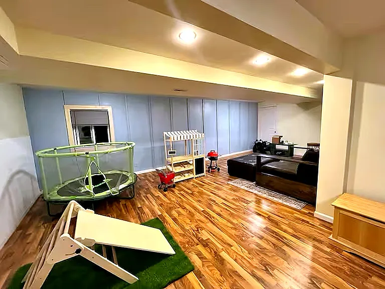 579 Windett Ln — Photo 14