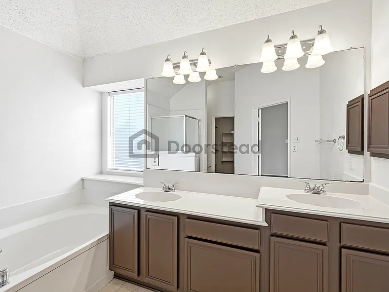 1352 Mae Dr — Photo 31