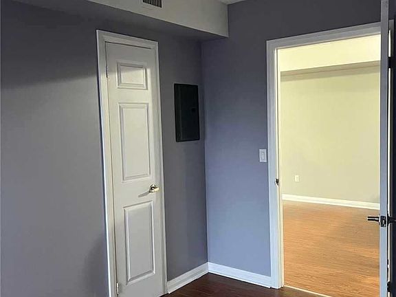 5th image of 220 Forum Dr #609