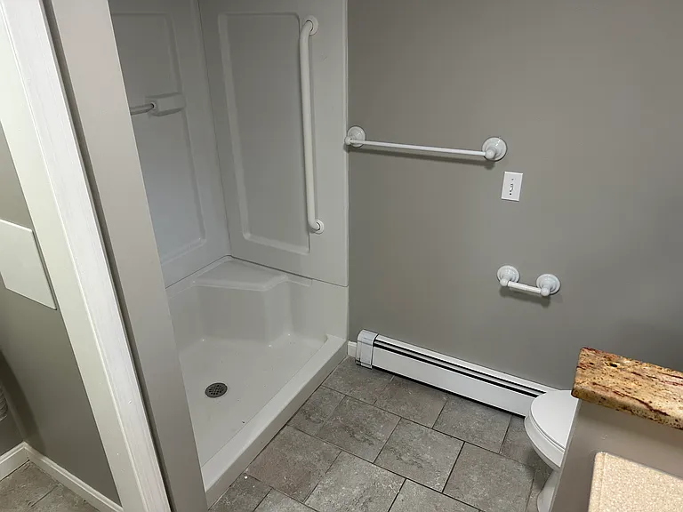 495 Winthrop St — Photo 7