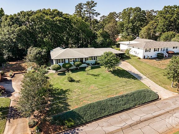 5th image of 344 Beechwood Drive