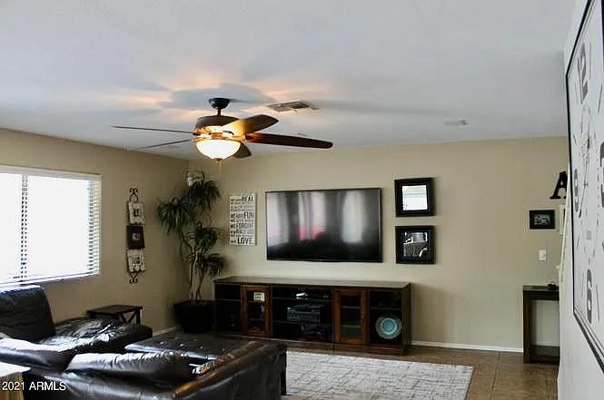 2224 E Heston Dr — Photo 33