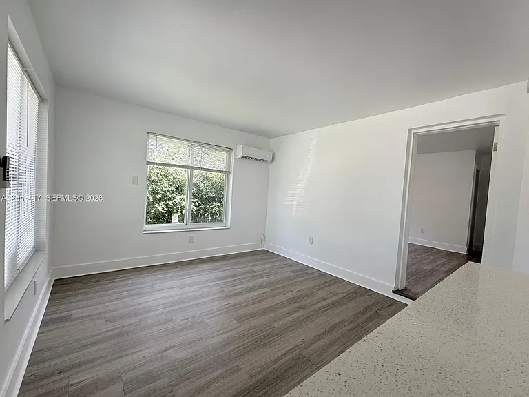 520 SW 5th St #2 — Photo 9